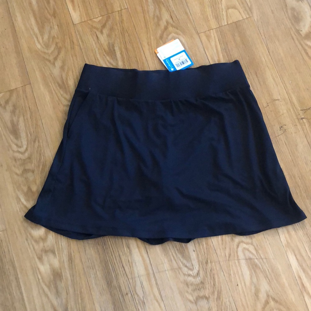 Columbia womens Qualifier Skort. M. NWT